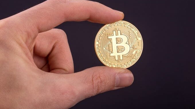 Средняя комиссия в сети BTC составляет чуть больше $2