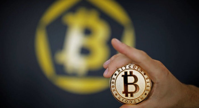 С января биткоин подорожал почти в пять раз