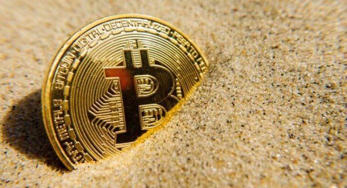 Цена биткоина опустилась ниже отметки $10 тыс.