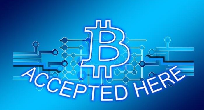 Жители Казахстана могут оплачивать биткоинами покупки в магазинах