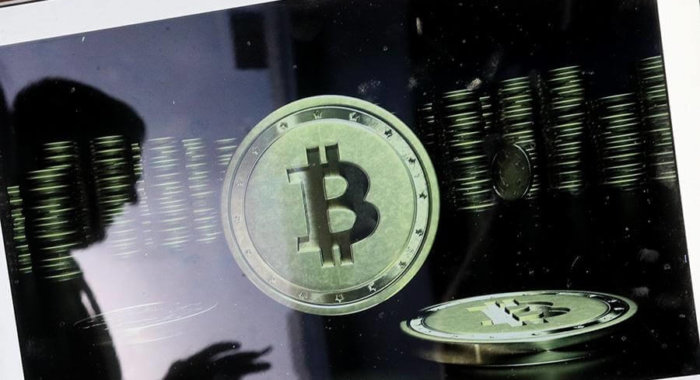 Биткоин удерживает отметку в $15 тыс.
