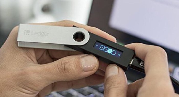 15-летний исследователь нашел уязвимость в аппаратном кошельке Ledger Wallet