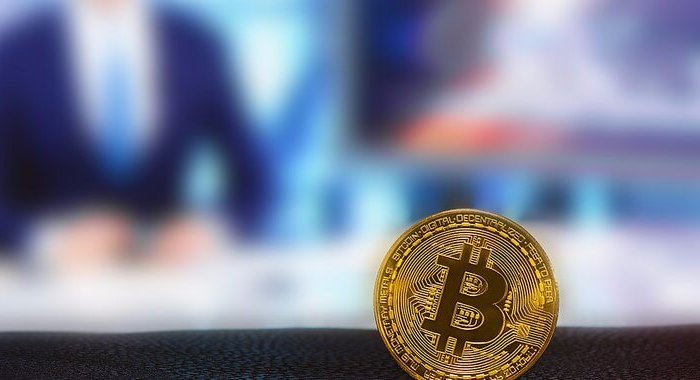 Кит вызвал падение биткоина до $ 6 900