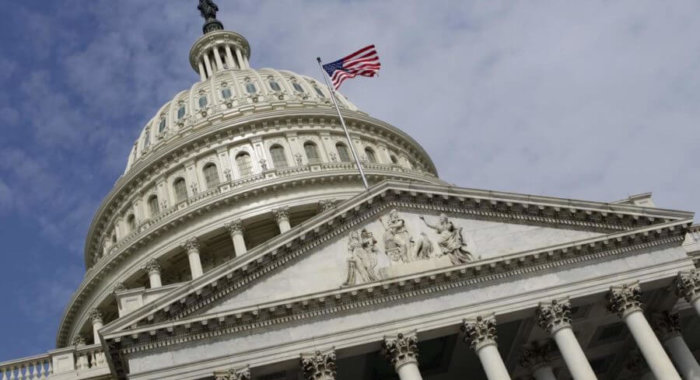 Сенаторы США требуют ускорить внедрение правил налогообложения криптовалют