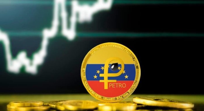 Венесуэла конвертирует пенсии в Petro