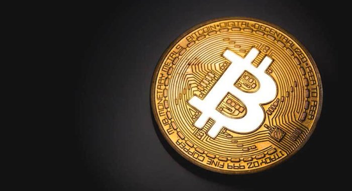 За 15 минут на Binance BTC упал на $500