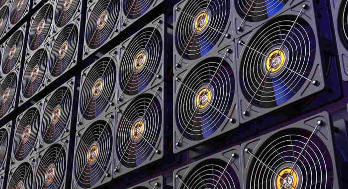 Ралли биткоина обусловлено ростом хешрейта и снижением комиссий