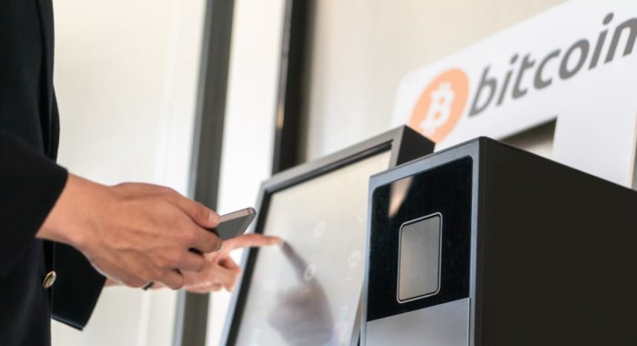 Мошенники действуют через биткоин-банкоматы