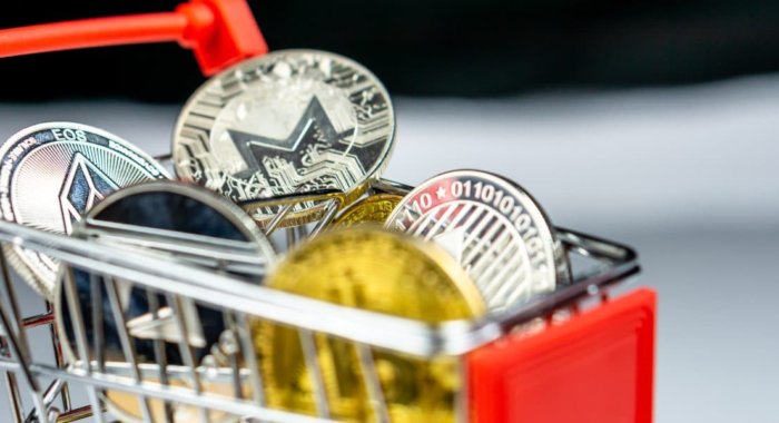 В каких супермаркетах можно расплатиться криптовалютой?