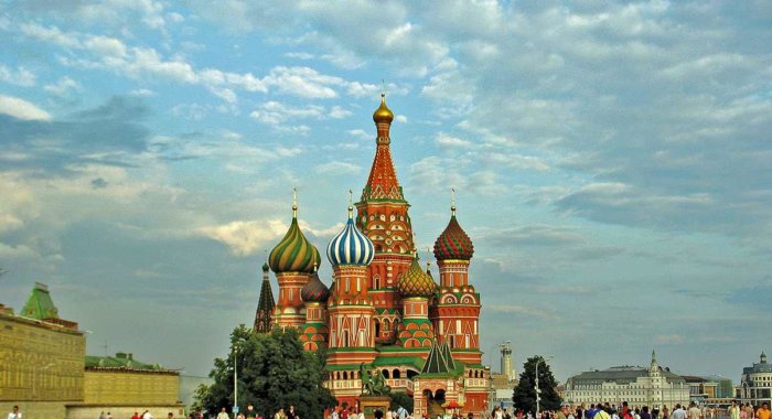 В марте россияне обналичили более 1 трлн рублей