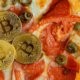 Что произошло с 10,000 BTC, которые Ласло Ханьец заплатил за 2 пиццы?