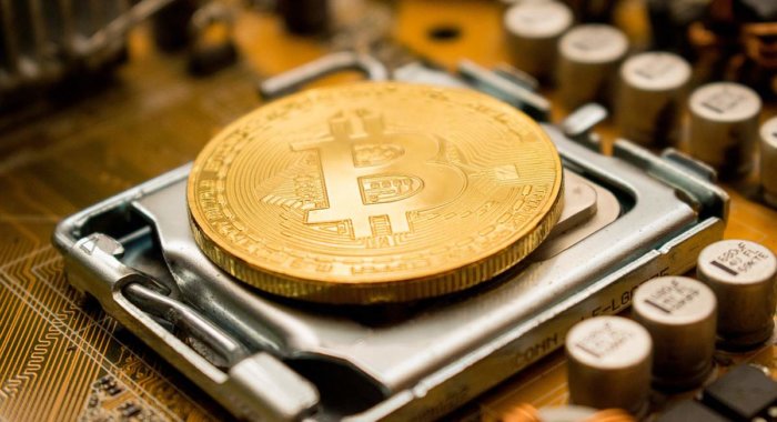 CEO Bitcoin Merch выложил видеоролик о майнинге биткоина в Starbucks