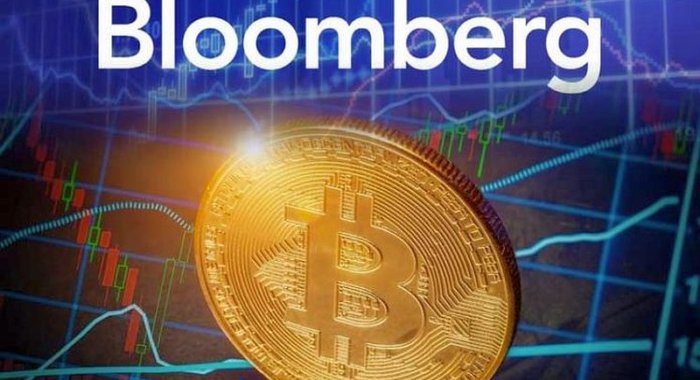 Bloomberg продвигает на Facebook статьи о биткоине