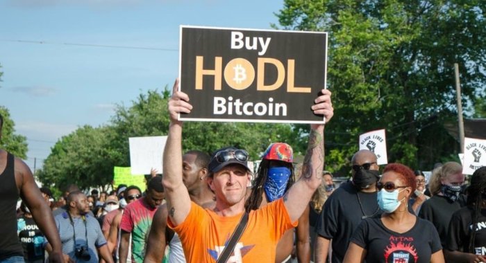 Инвесторы верят в бычье ралли биткоина в 2021 году