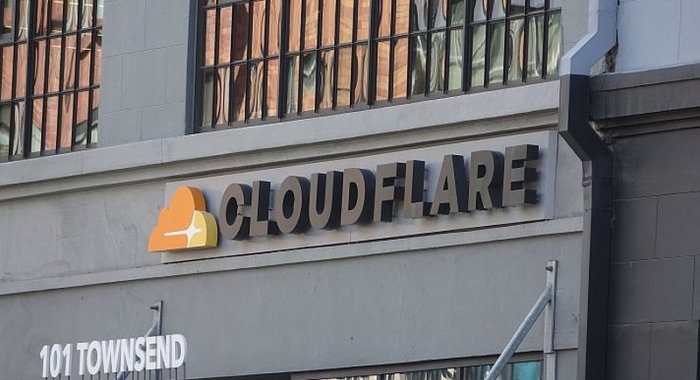 Сбой DNS Cloudflare повлёк снижение BTC-транзакций?