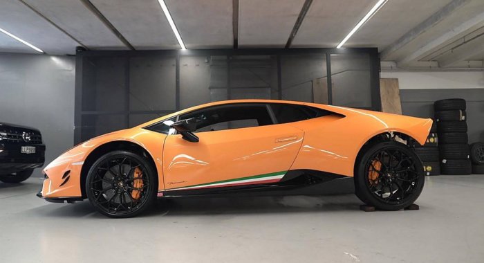 Владельца Lamborghini и криптовалюты обвинили в отмывании денег