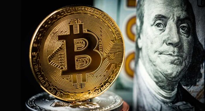 CEO BlackRock: Биткоин — угроза для доллара США