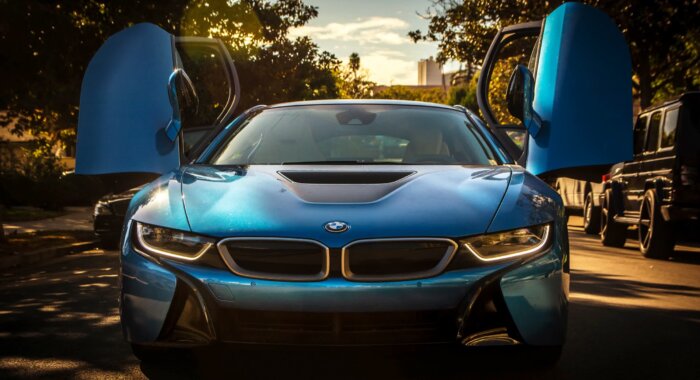 Биткоин-ферма размещена в гибридном автомобиле BMW