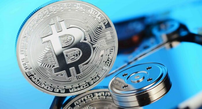 Доход от биткоин-майнинга удвоился за последние два года
