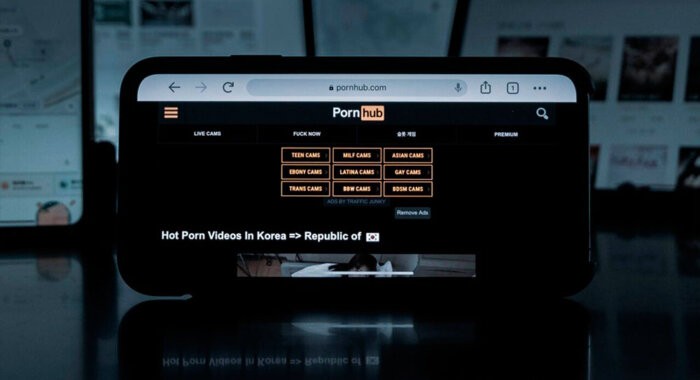 Pornhub добавил криптоплатежи в XRP, BNB, USDC и DOGE
