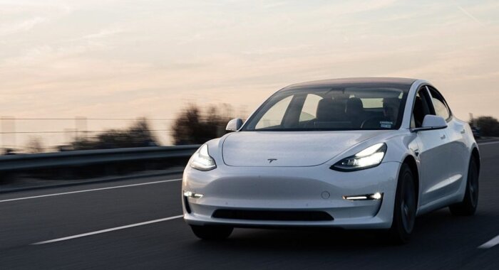 В криптосообществе решили убедить Tesla добавить платежи в Monero