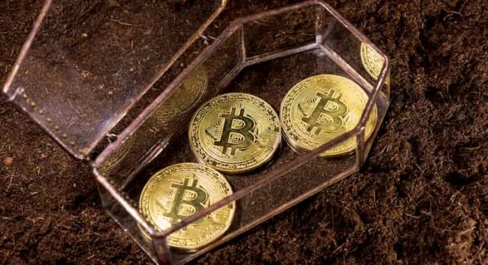 В этом году число некрологов о биткоине в 2 раза больше, чем в 2020 году