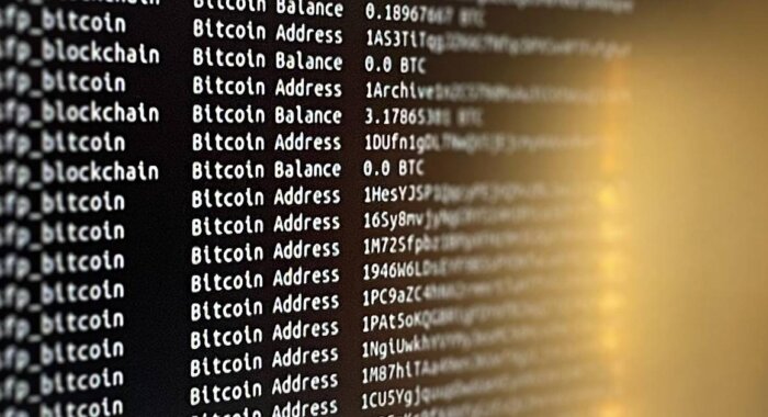 Сумма на 5 неактивных биткоин-кошельках больше ВВП многих стран