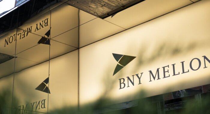 Банк BNY Mellon рассчитывает получать большой доход от криптоуслуг