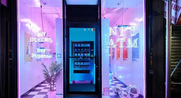 Проект Neon установил в Нью-Йорке первый автомат для продажи NFT