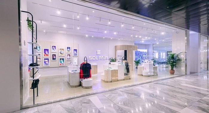 В модном торговом центре Нью-Йорка открылся магазин Solana Spaces