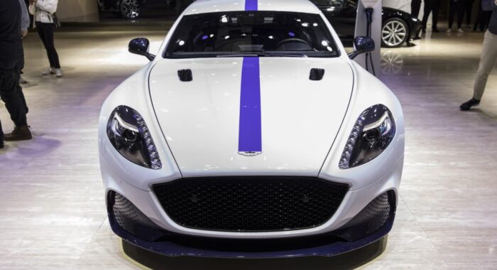 Сувениры команды Ф1 Aston Martin можно купить за криптовалюту