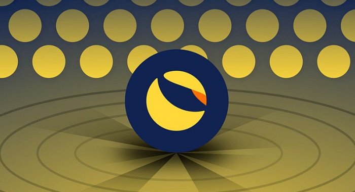 Вслед за биткоином цена LUNC падает сильнее других альткоинов
