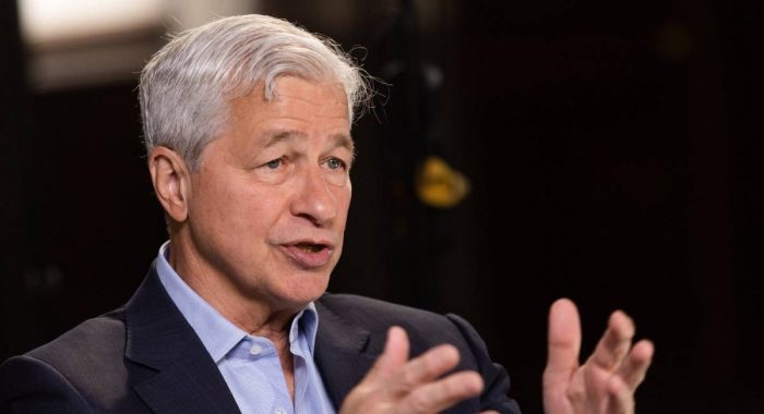 Директор JP Morgan допустил рост курса золота до $10,000