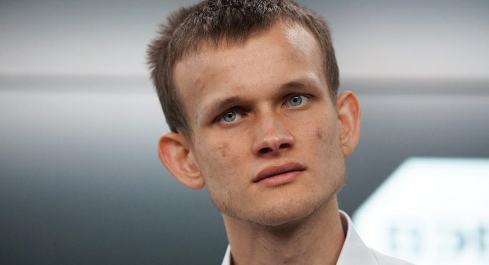 В. Бутерин продал долю в MakerDAO после планов о переходе на форк Solana