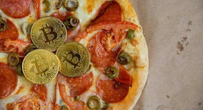 По текущему курса пицца из Papa John’s за 10000 BTC подорожала до $925 млн