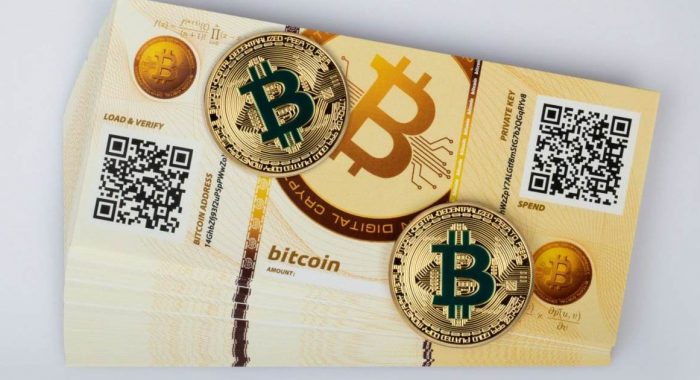 В Австралии аферисты оставляют на улицах бумажные биткоин-кошельки