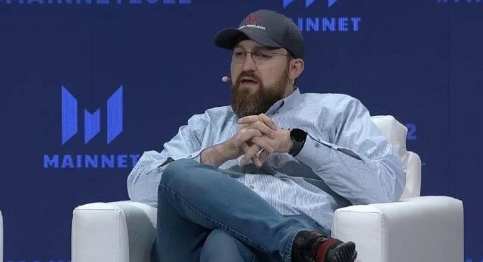Биткоин-максималист Макс Кайзер оскорбил создателя Cardano Чарльза Хоскинсона