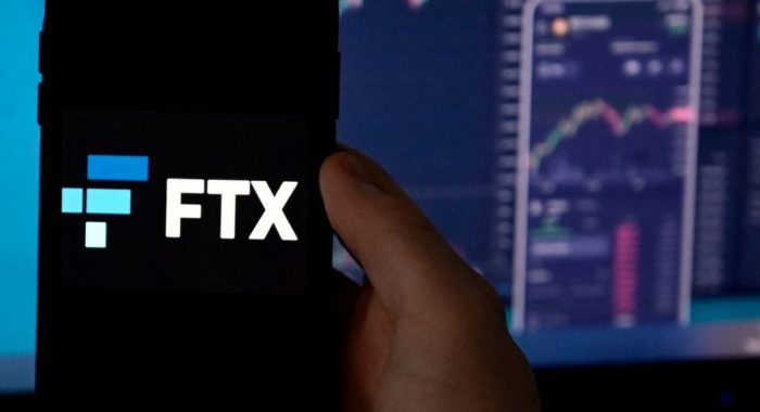 Apple, Netflix и Coinbase выдали кредиты криптобирже FTX
