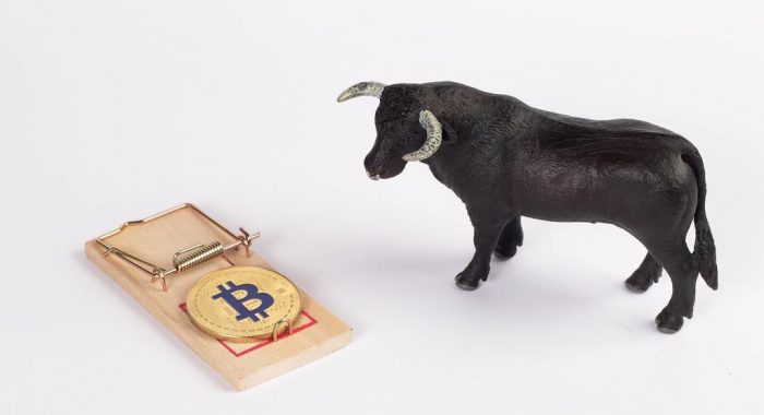 На графике биткоина присутствуют признаки бычьей ловушки