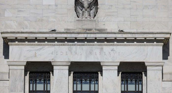 Банковские регуляторы США предупредили о рисках работы с криптовалютой