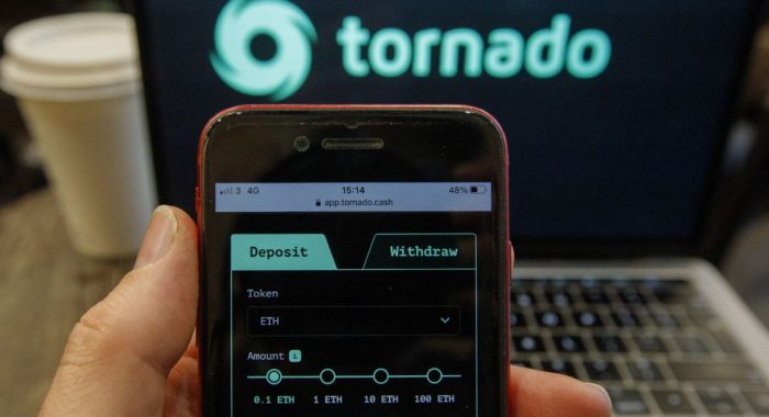Американский суд отменил санкции против криптомиксера Tornado Cash