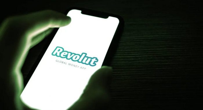 Компания Revolut подтвердила свой уход из Венгрии из-за проблем с местными законами