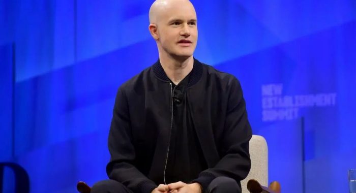 Глава Coinbase призвал жертвовать политикам, выступающим за криптовалюту