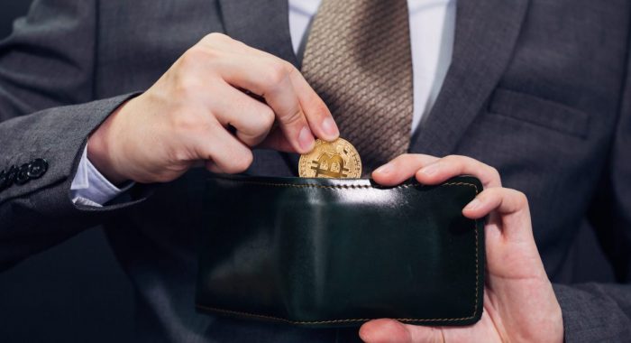 Coin Cafe удерживала колоссальную комиссию за хранение биткоинов