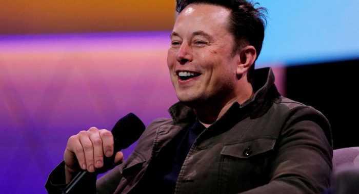 После падения акций SpaceX состояние Илона Маска оценивается менее $900 млрд