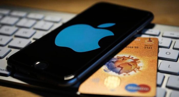 Клиенты Apple пожаловались на задержки с выводом средств со счетов