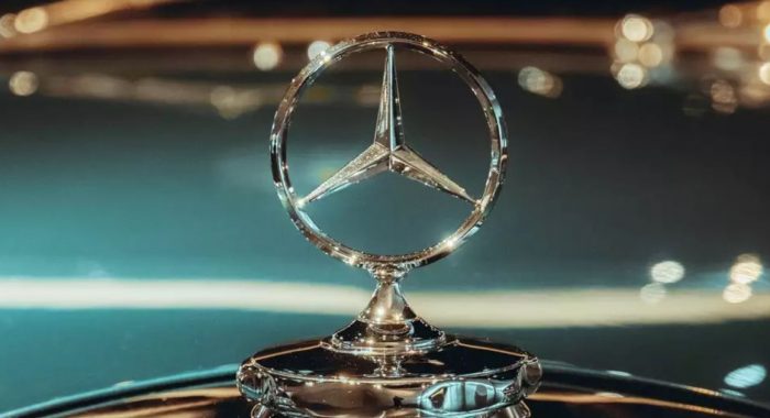 Mercedes-Benz интегрирует чат-бот ChatGPT в софт автомобилей