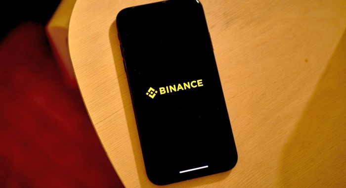 Криптобиржа Binance назначила соучредителя Йи Хэ генеральным содиректором