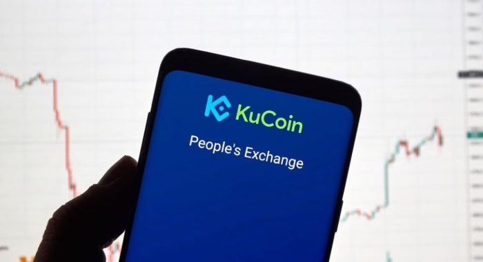 После обвинений властей США KuCoin зарегистрировала отток средств