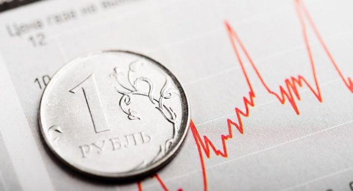 Высокий уровень волатильности курса рубля мешает дедолларизации
